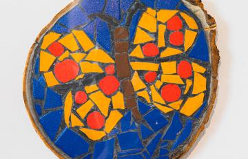 Papillon sur rondelle de bois